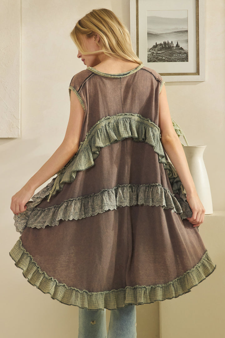 WASHED SLEEVELESS TIERED CONTRAST RUFFLE TUNIC TOP