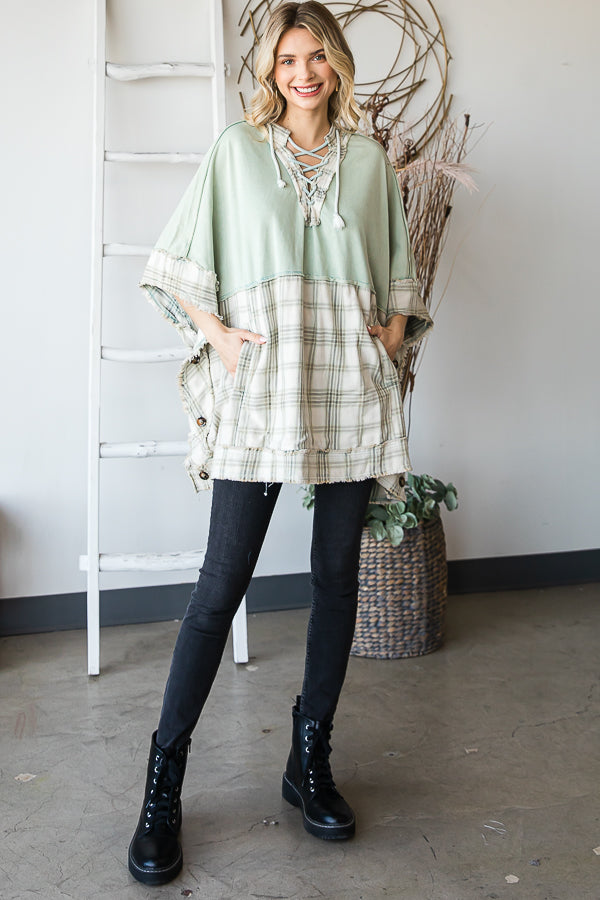 WASHED PLAID HOODED BUTTON PULLOVER PONCHO