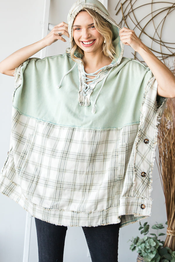 WASHED PLAID HOODED BUTTON PULLOVER PONCHO