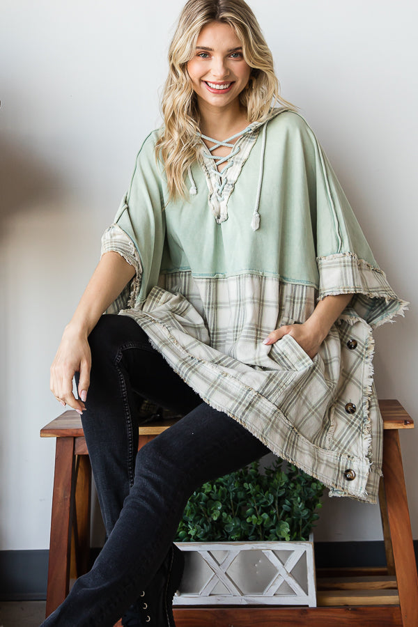 WASHED PLAID HOODED BUTTON PULLOVER PONCHO