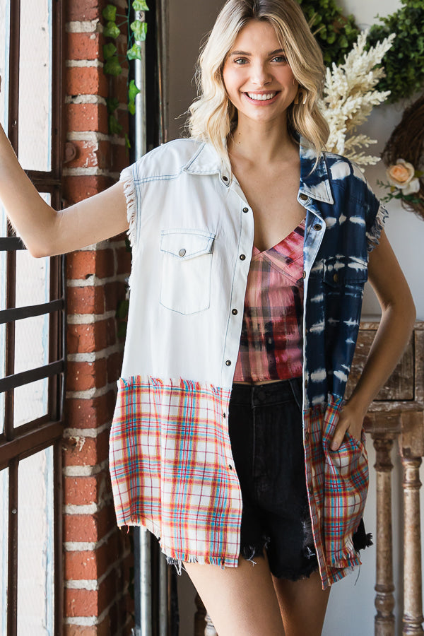 WASHED PLAID MIX FRONT POCKETS SLEEVELESS SHIRT