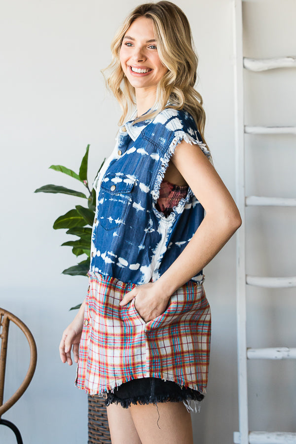 WASHED PLAID MIX FRONT POCKETS SLEEVELESS SHIRT