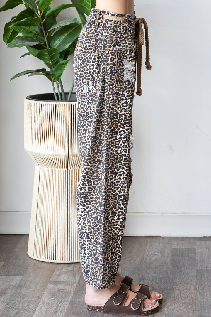 WASHED DISTRESSED CAMOUFLAGE PANTS