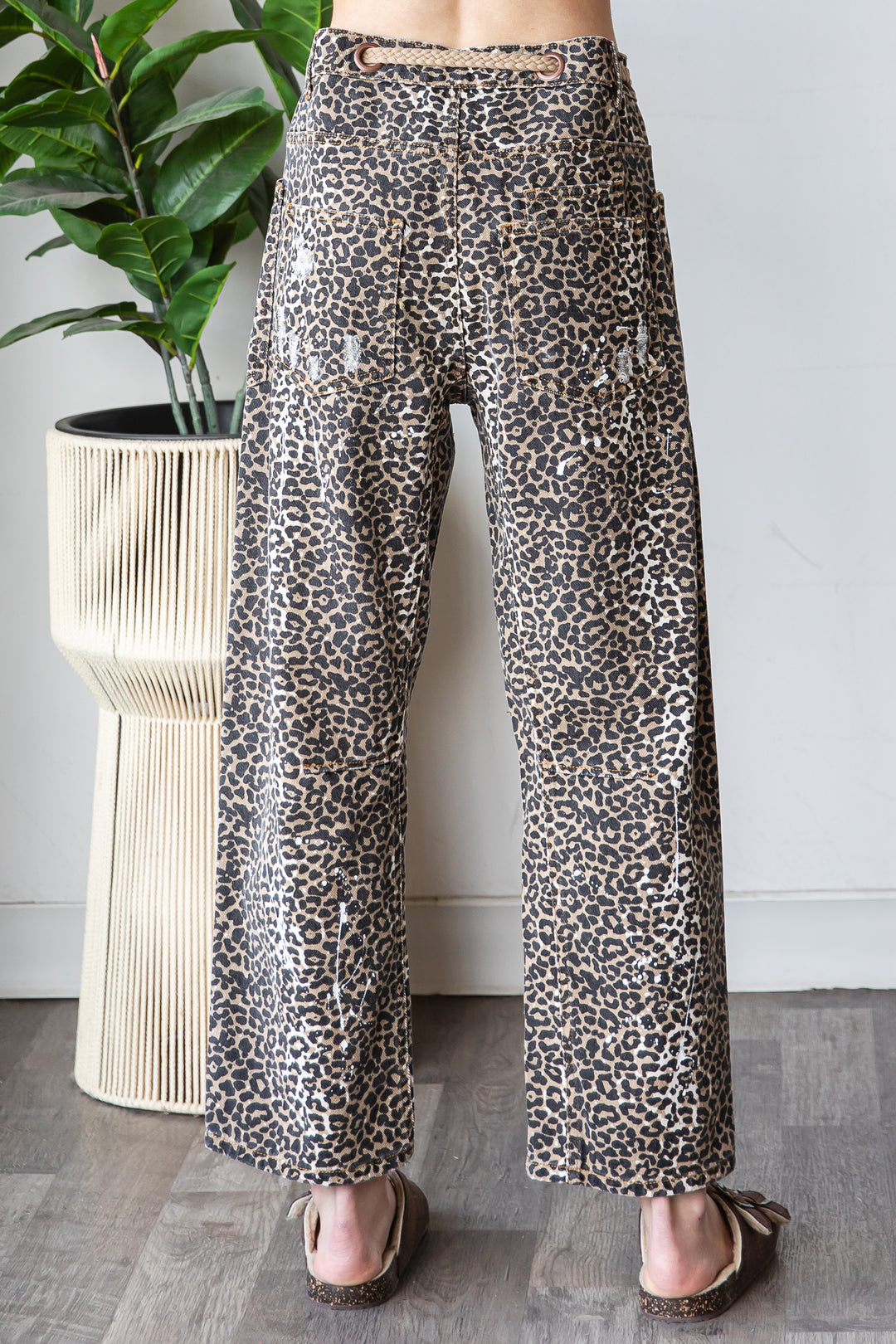 WASHED DISTRESSED CAMOUFLAGE PANTS