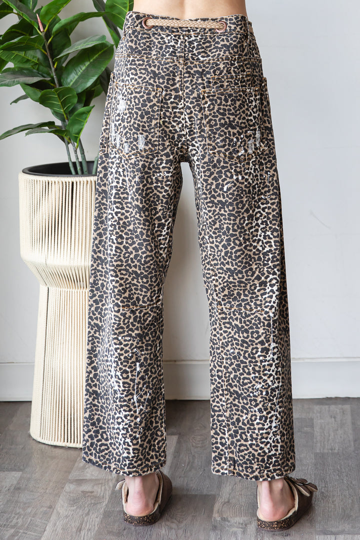 WASHED DISTRESSED CAMOUFLAGE PANTS