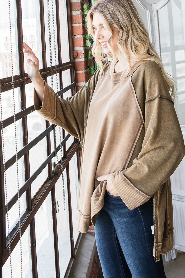 WASHED COLORBLOCK BOXY PULLOVER KNIT TOP