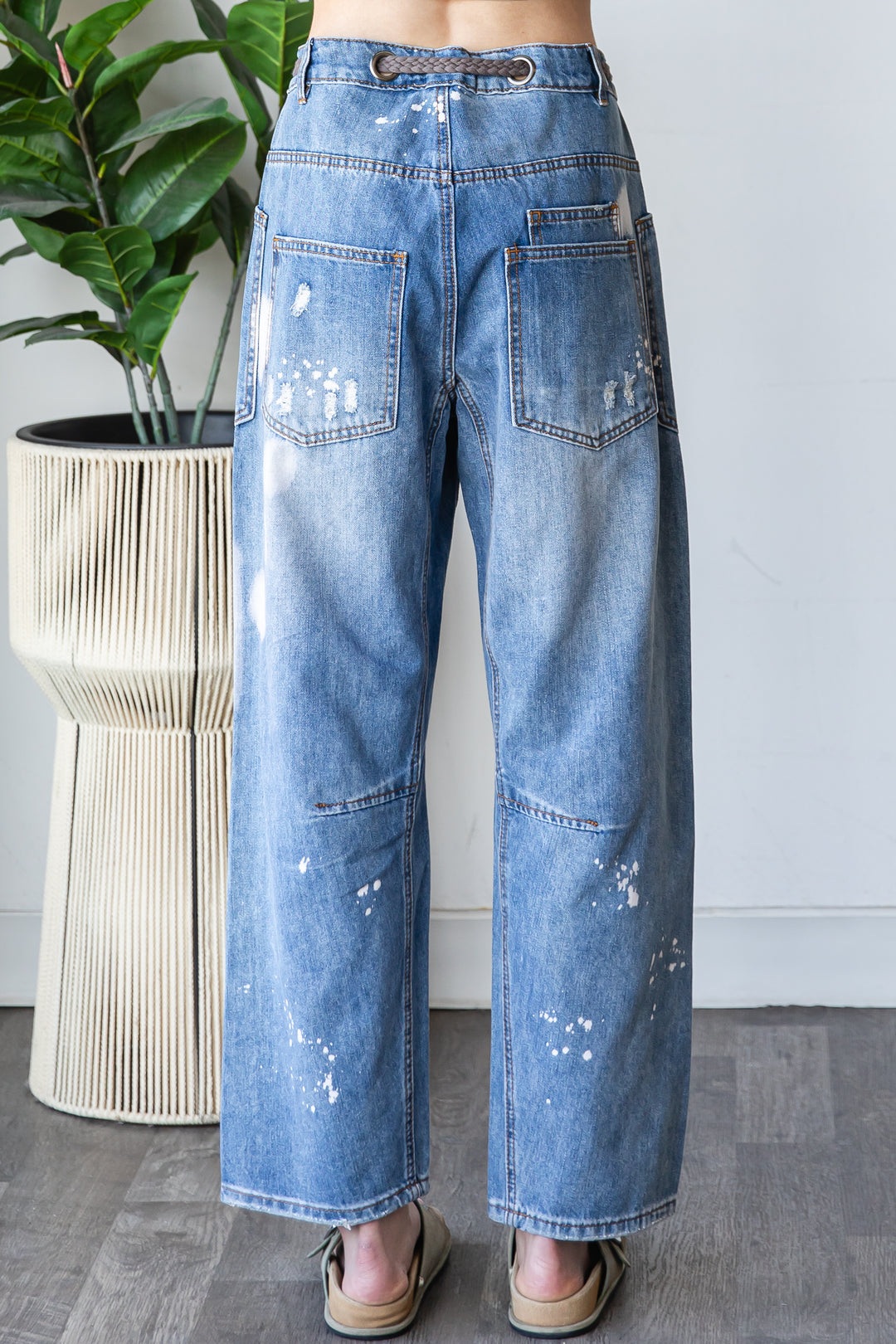 WASHED DRAWSTRING WAIST DISTRESSED DENIM JEANS