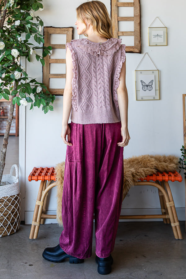 LACE DETAIL CABEL KNIT SWEATER VEST