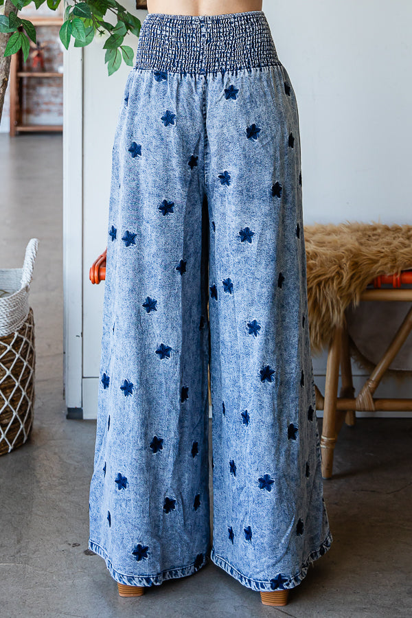 WASHED EMBROIDERED PANTS