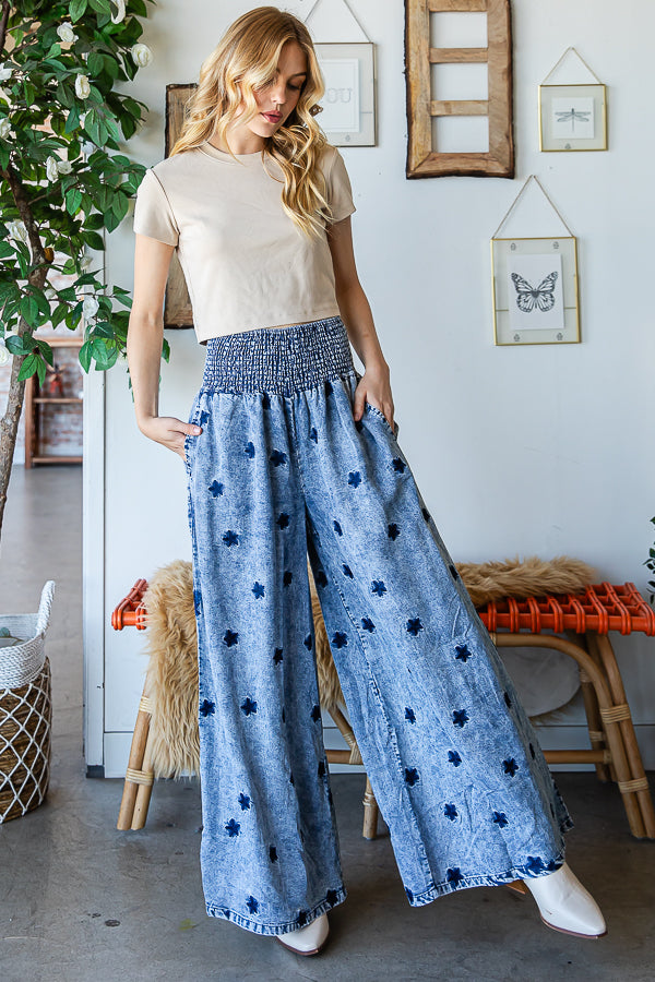 WASHED EMBROIDERED PANTS