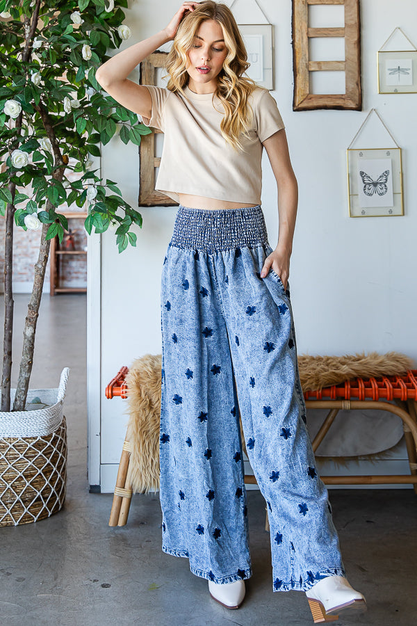 WASHED EMBROIDERED PANTS