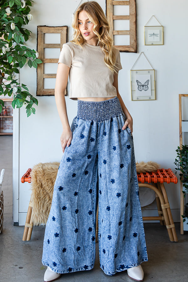 WASHED EMBROIDERED PANTS