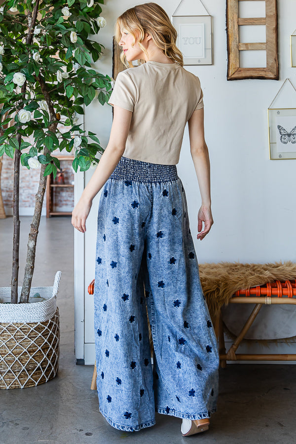 WASHED EMBROIDERED PANTS