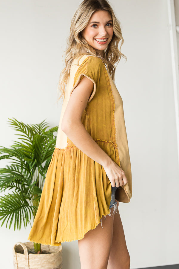 TWO TONE WASHED HI-LOW PLEATED FLARE HEM BLOUOSE