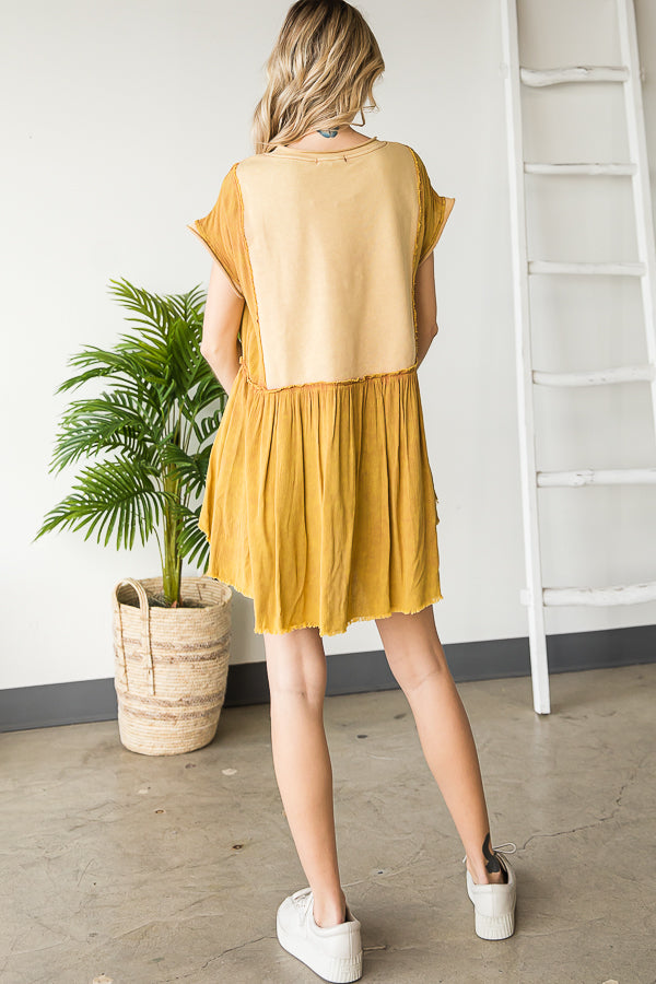 TWO TONE WASHED HI-LOW PLEATED FLARE HEM BLOUOSE