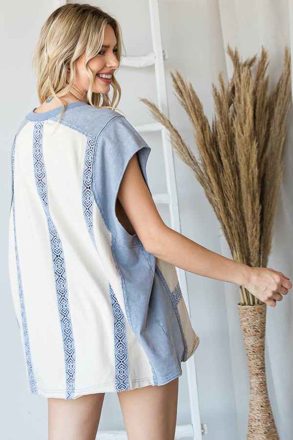 WASHED COLORBLOCK LACE TRIM MUSCLE TEE