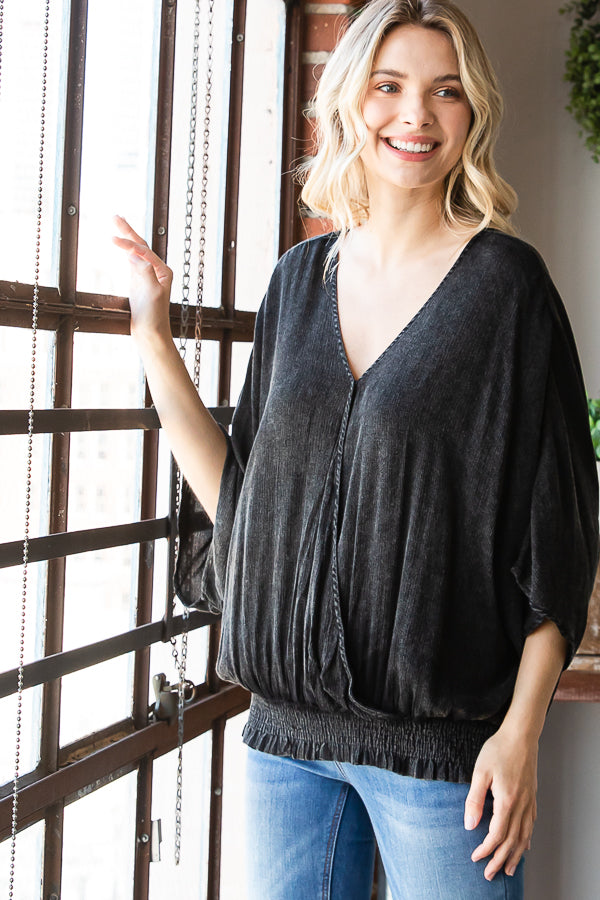 MINERAL WASHED V NECK SMOCKED HEM OVERLAP TOP