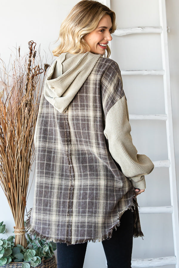 WASHED PLAID HOODED RAW HEM LONG SLEEVE PULLOVER