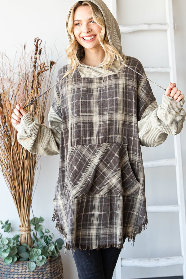 WASHED PLAID HOODED RAW HEM LONG SLEEVE PULLOVER