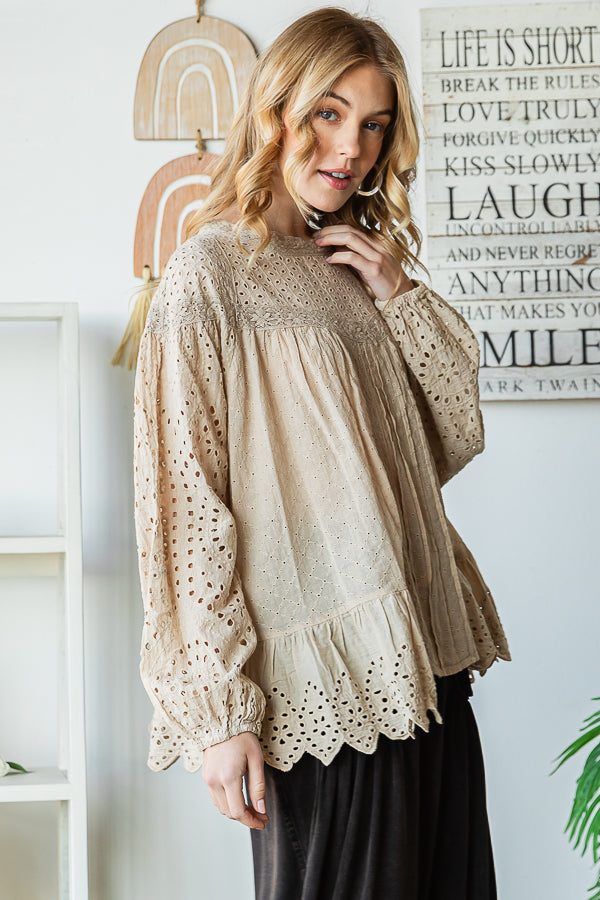 WASHED RUFFLE HEM BABYDOLL EYELET TOP
