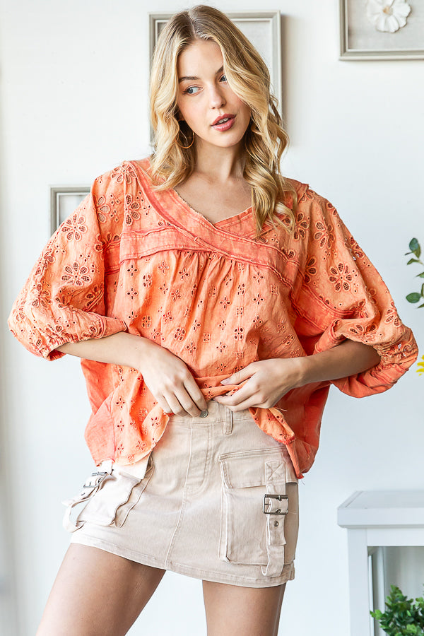 WASHED V NECK DOLMAN SHORT SLEEVE EYELET TOP