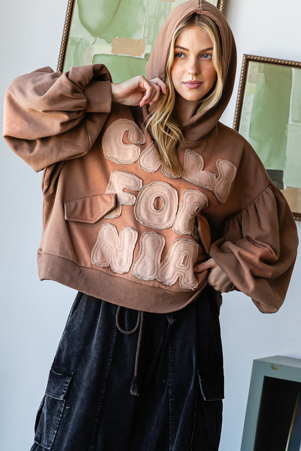 CALIFORNIA LETTERING HOODED BALLOON SLEEVE TOP
