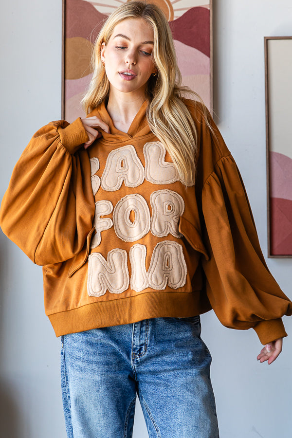 CALIFORNIA LETTERING HOODED BALLOON SLEEVE TOP