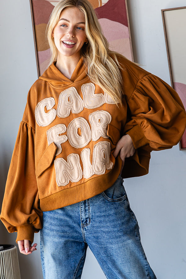 CALIFORNIA LETTERING HOODED BALLOON SLEEVE TOP
