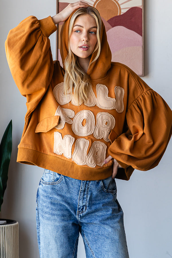 CALIFORNIA LETTERING HOODED BALLOON SLEEVE TOP