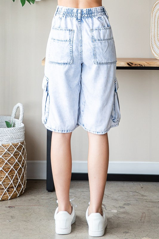 WASHED CARGO BERMUDA DENIM SHORTS
