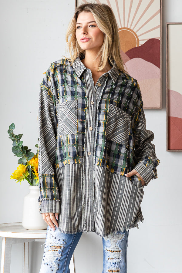 WASHED PLAID DISTRESSED DETAIL BUTTON DOWN SHIRT