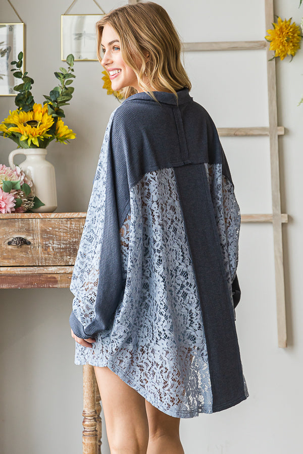 WASHED COLLAR BUTTON NECK MIX MEDIA LACE TOP