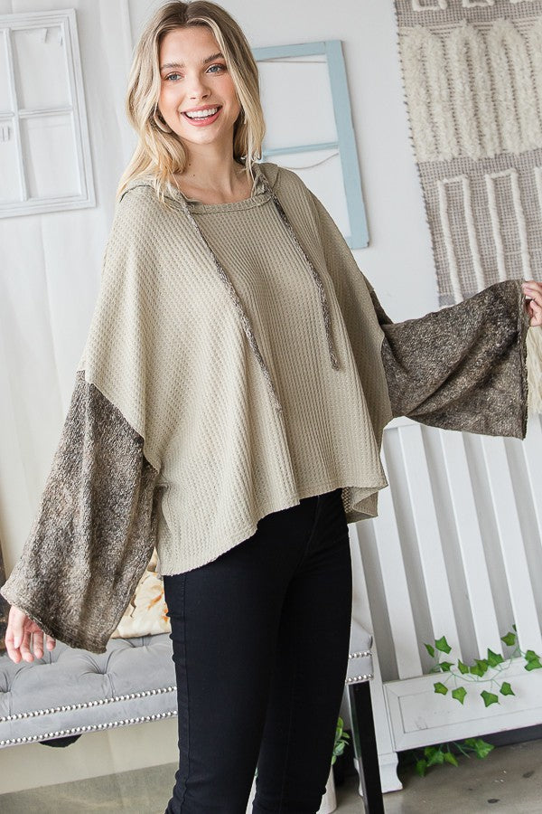 CONTRAST SLEEVES DETAIL KNIT HOODIE