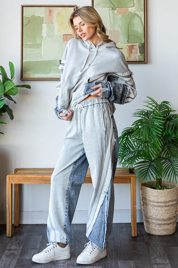 TWO TONE WASHED CONTRAST OVERSIZED DENIM JEANS