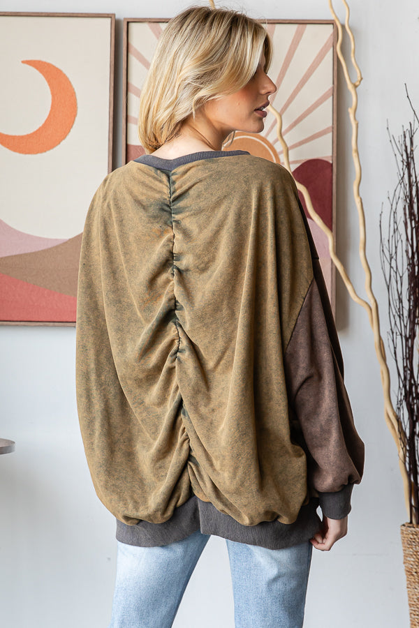 WASHED COLORBLOCK CINCHED DETAIL PULLOVER TOP