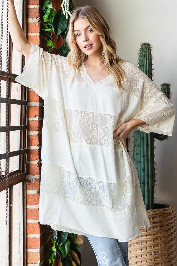 LACE MIX MEDIA SHORT SLEEVE FRAYED HEM BOXY TOP