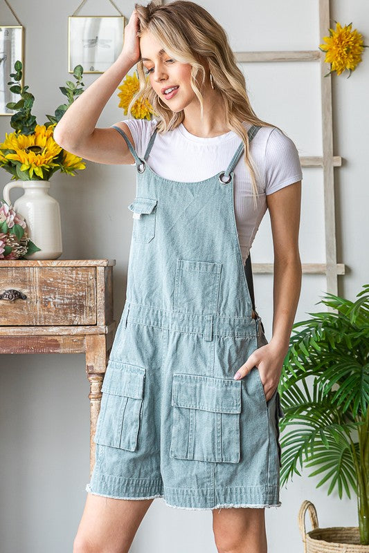 WASHED POCKET DETAIL MINI CARGO SHORTS