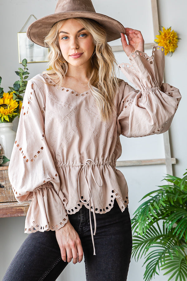 WASHED EMBROIDERED SCALLOP EDGE PEPLUM TOP