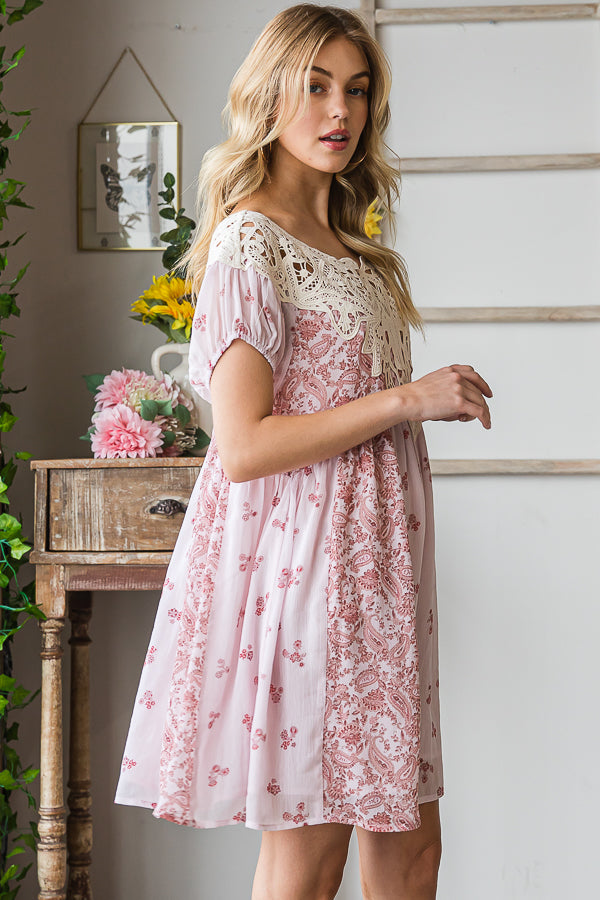PRINTED CROCHET YOKE CONTRAST MINI DRESS