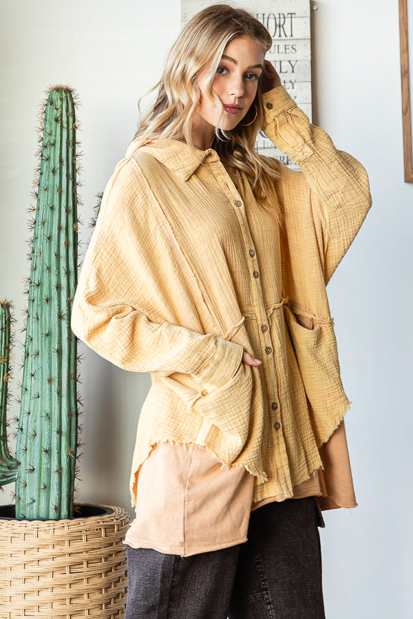 MINIERAL WASHED LAYERED HEM HOODED GAUZE SHIRT