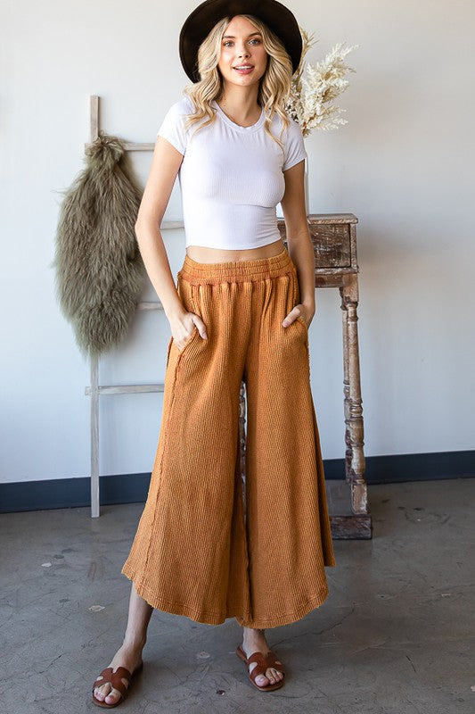 ELASTIC WAIST BAND CROPPED PANTS