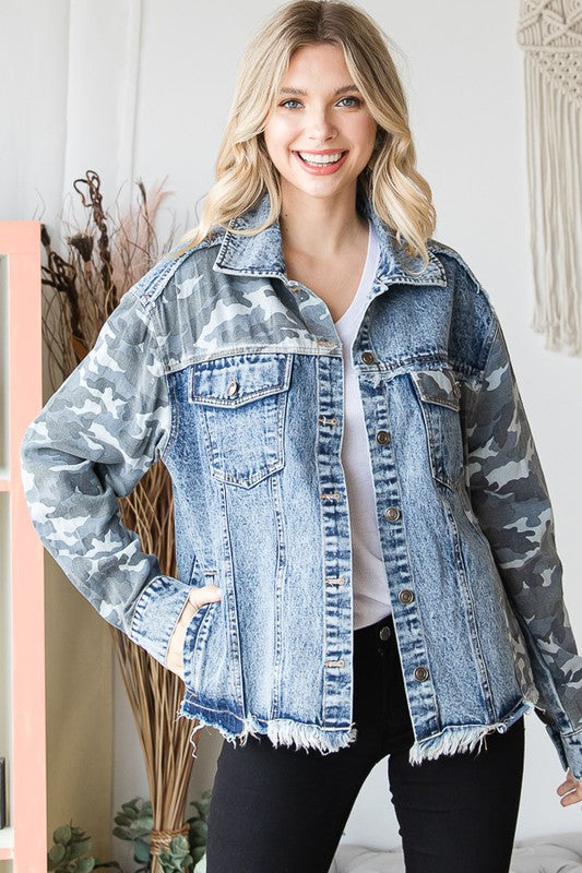 CAMOUFLAGE PRINT DETAIL DENIM JACKET
