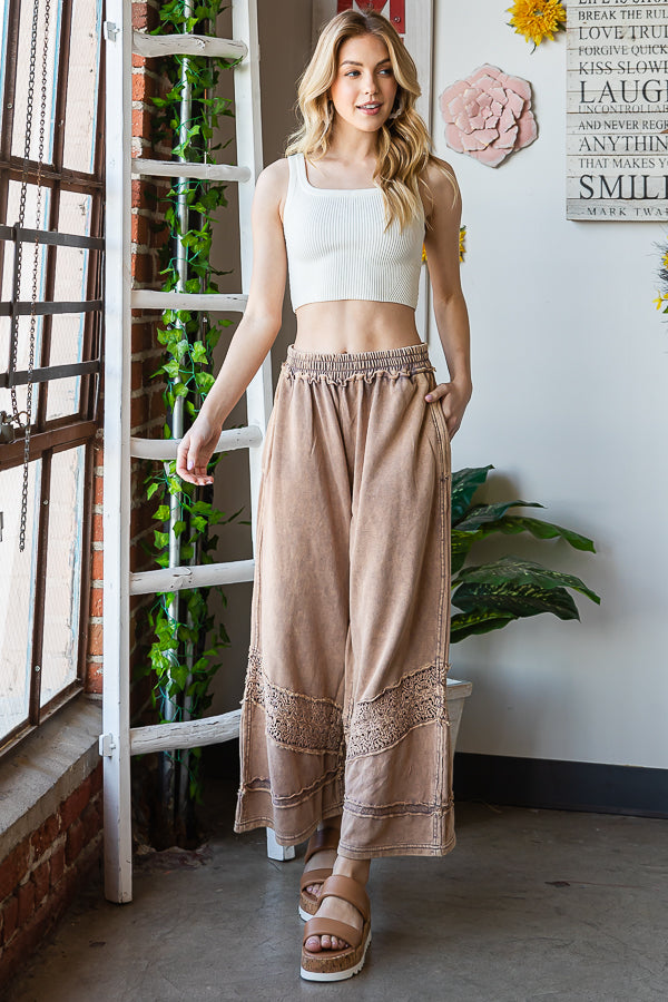 ELASTIC WAIST WIDE LEG PLEATED PANTS