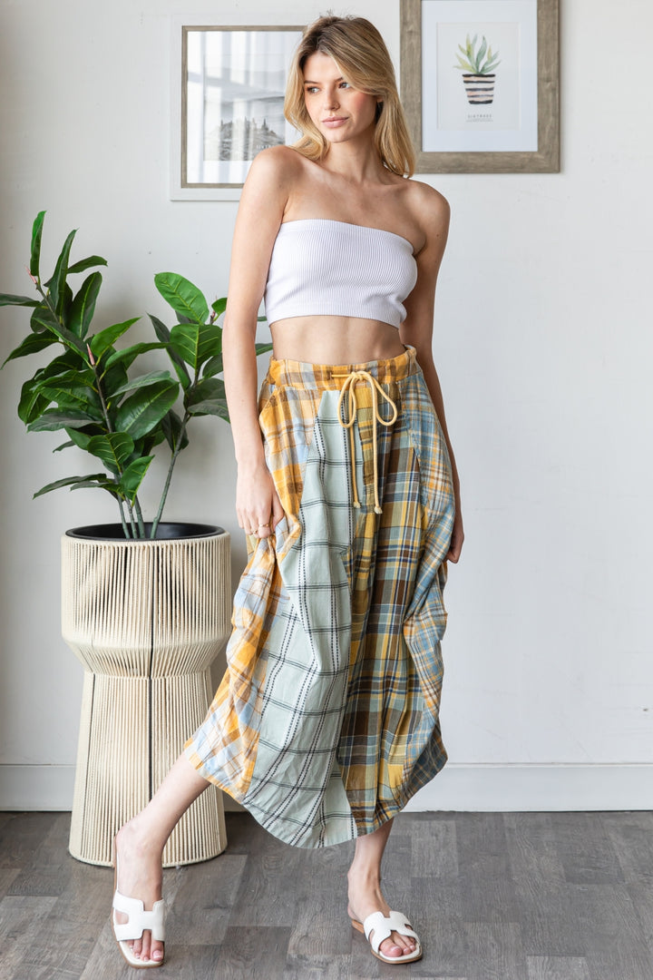 WASHED PLAID MIX MIDI BUBBLE SKIRT