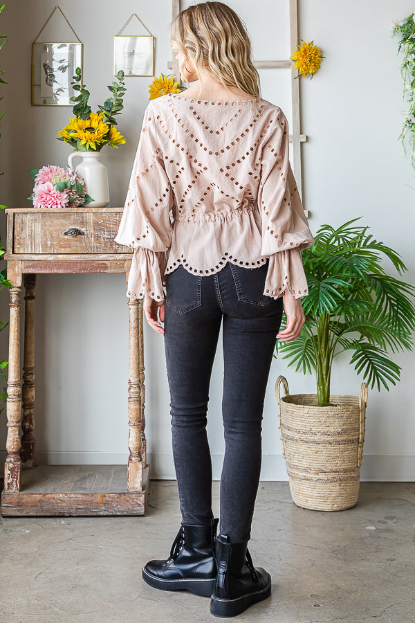 WASHED EMBROIDERED SCALLOP EDGE PEPLUM TOP