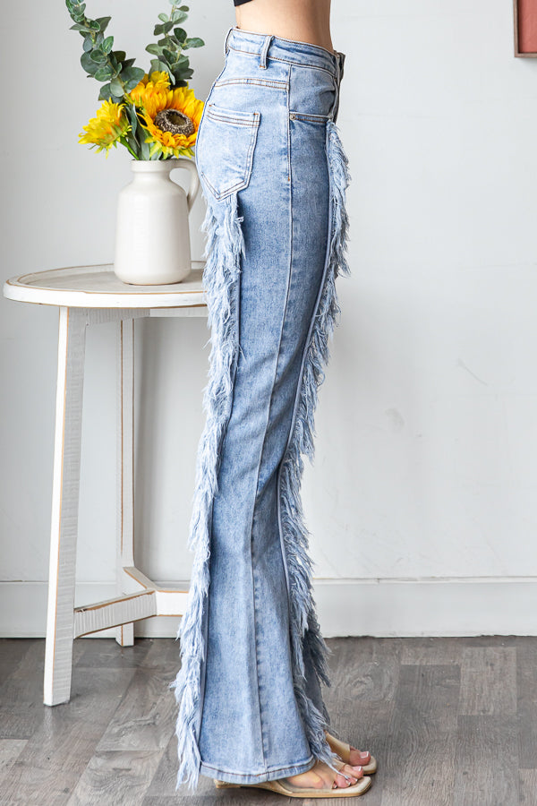 MEDIUM LIGHT WASH FRAYED STRETCH FLARE DENIM JEANS