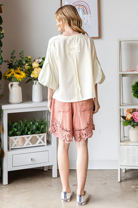 WASHED BUBBLE SHORT SLEEVE KNIT TOP