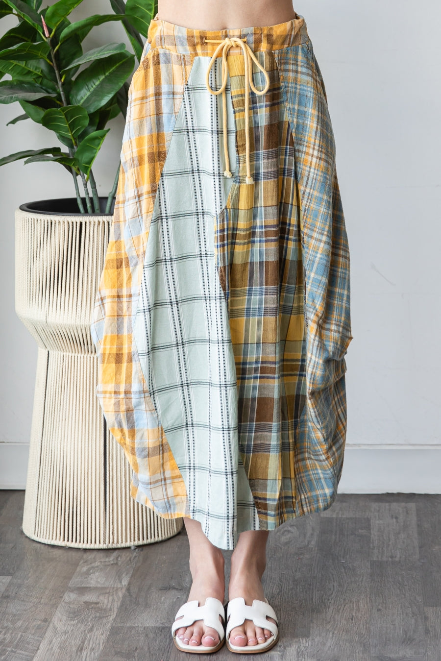 WASHED PLAID MIX MIDI BUBBLE SKIRT