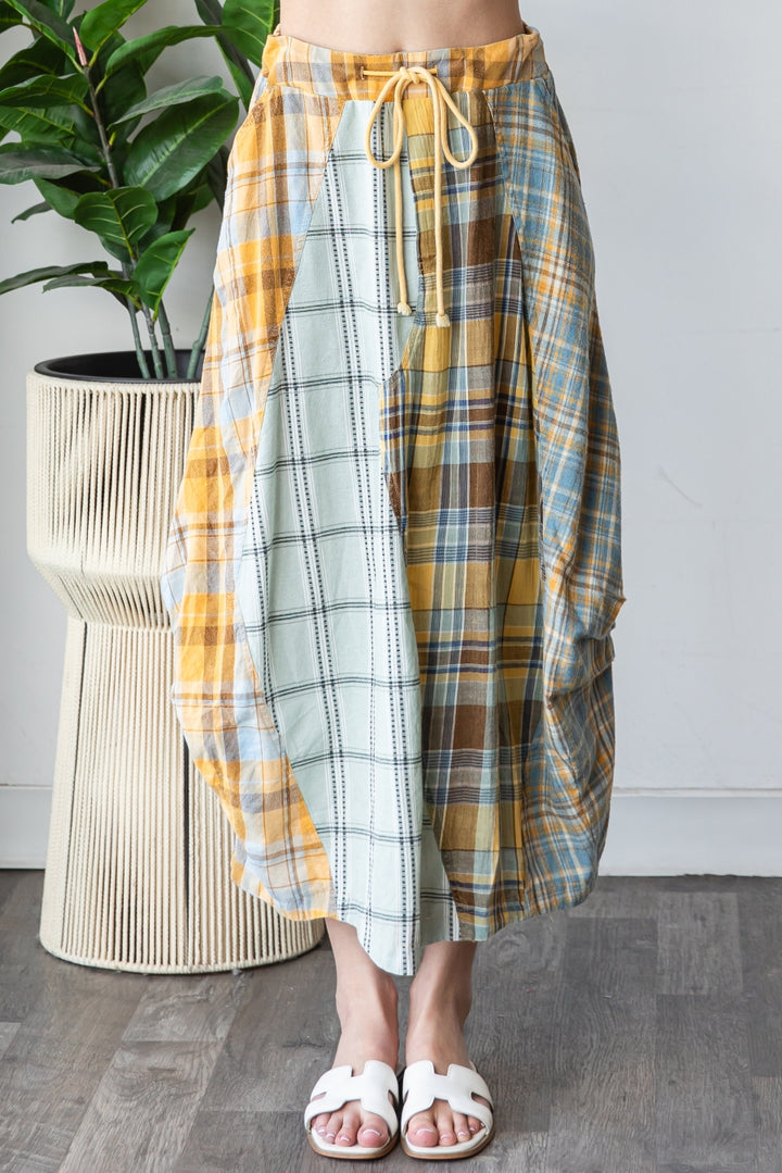 WASHED PLAID MIX MIDI BUBBLE SKIRT
