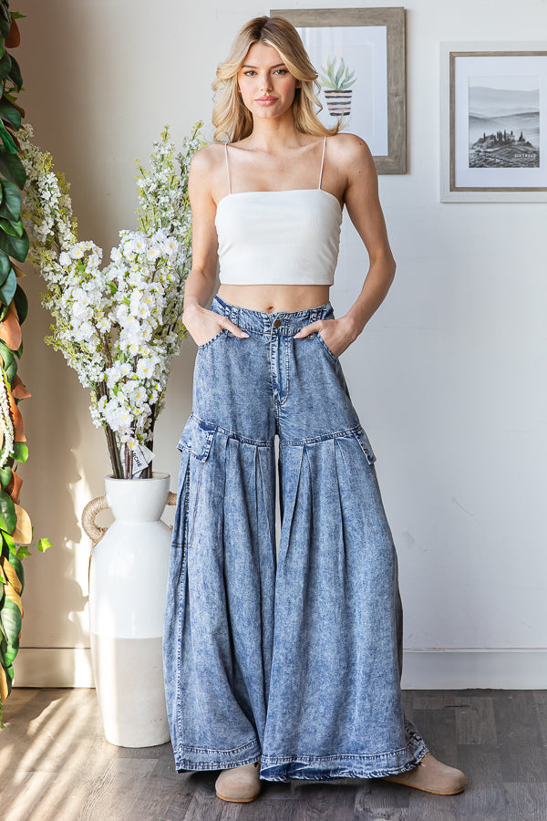 PLEATED DETAIL  WIDE LEG TENCEL PANTS